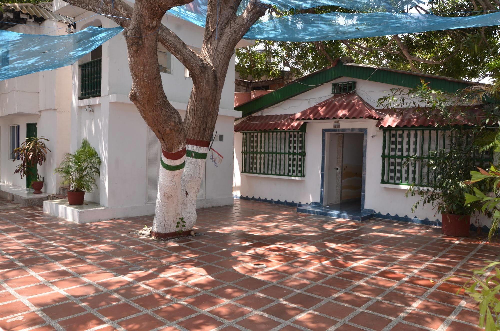 Hotel Vargas Airport Cartagena Dış mekan fotoğraf