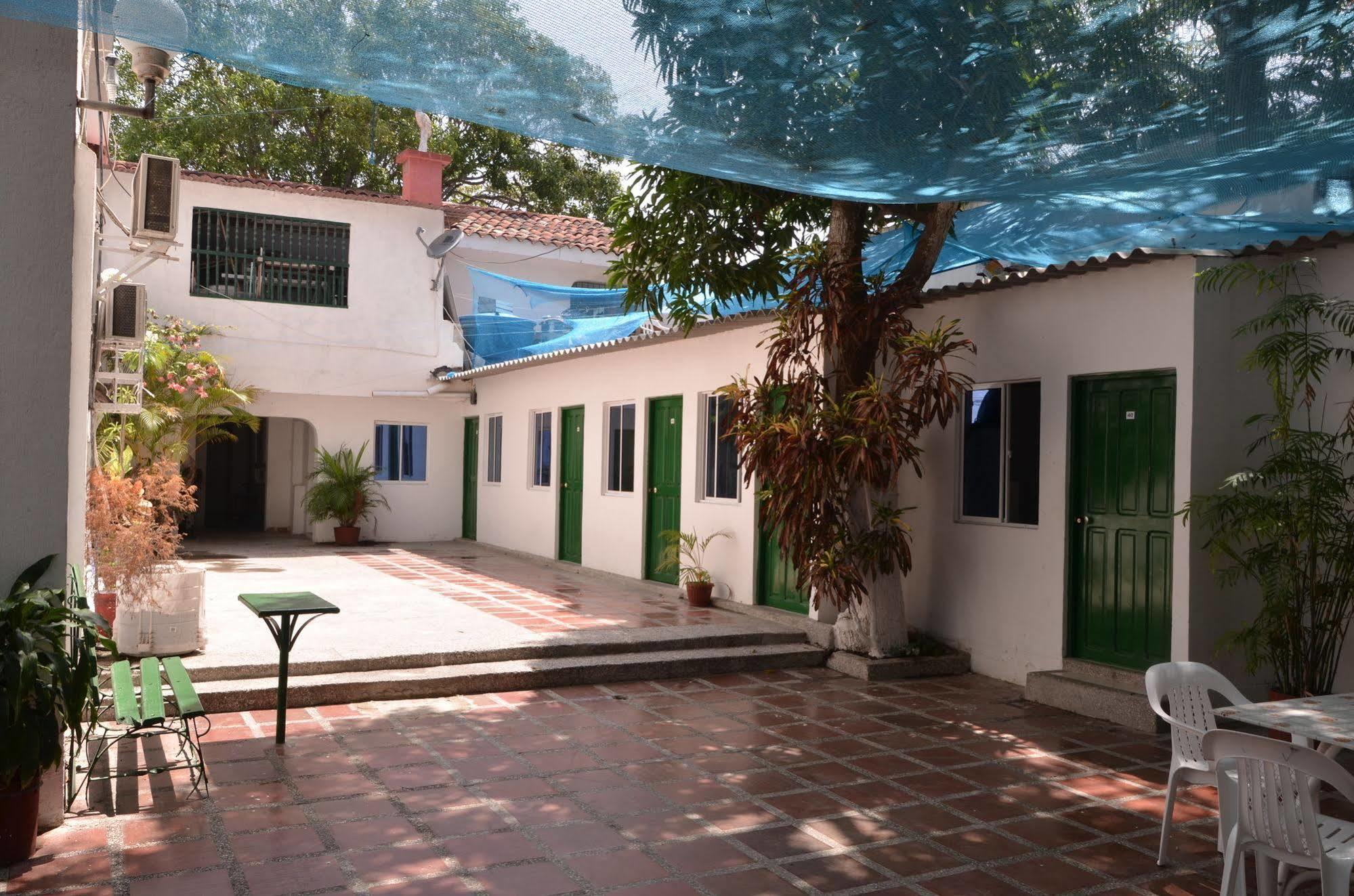 Hotel Vargas Airport Cartagena Dış mekan fotoğraf