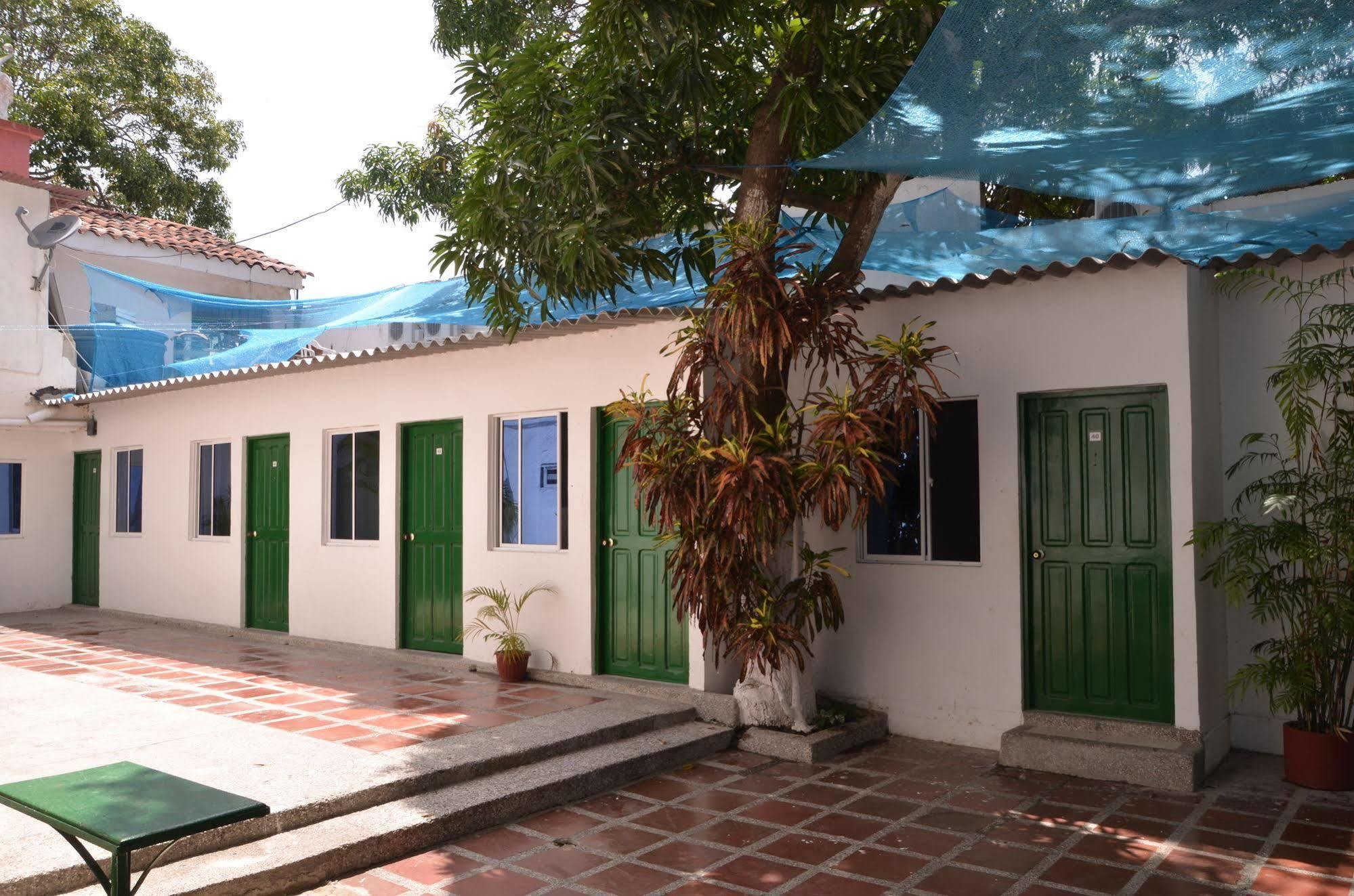 Hotel Vargas Airport Cartagena Dış mekan fotoğraf