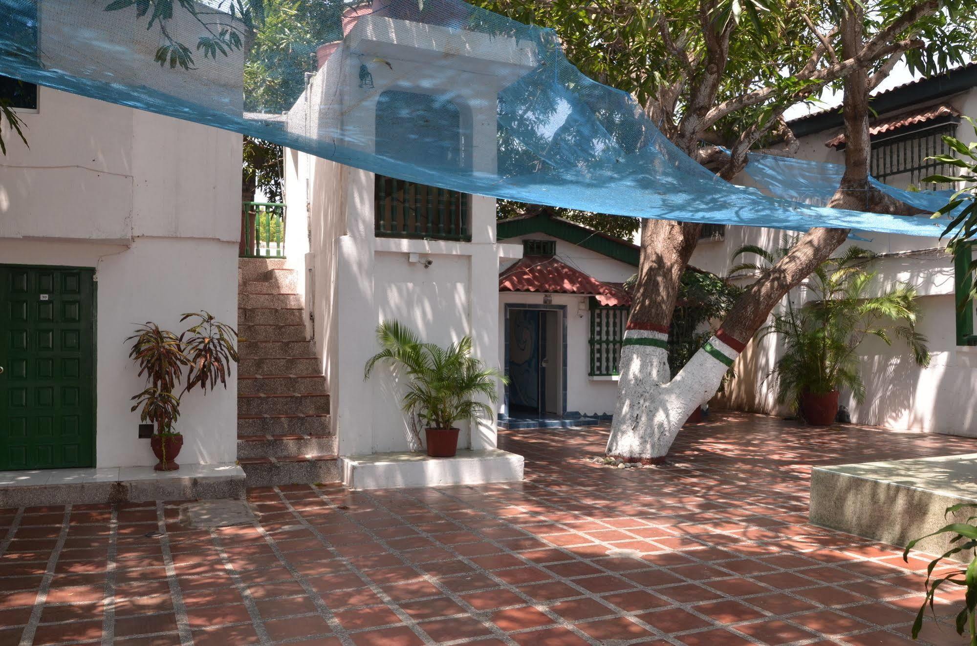 Hotel Vargas Airport Cartagena Dış mekan fotoğraf
