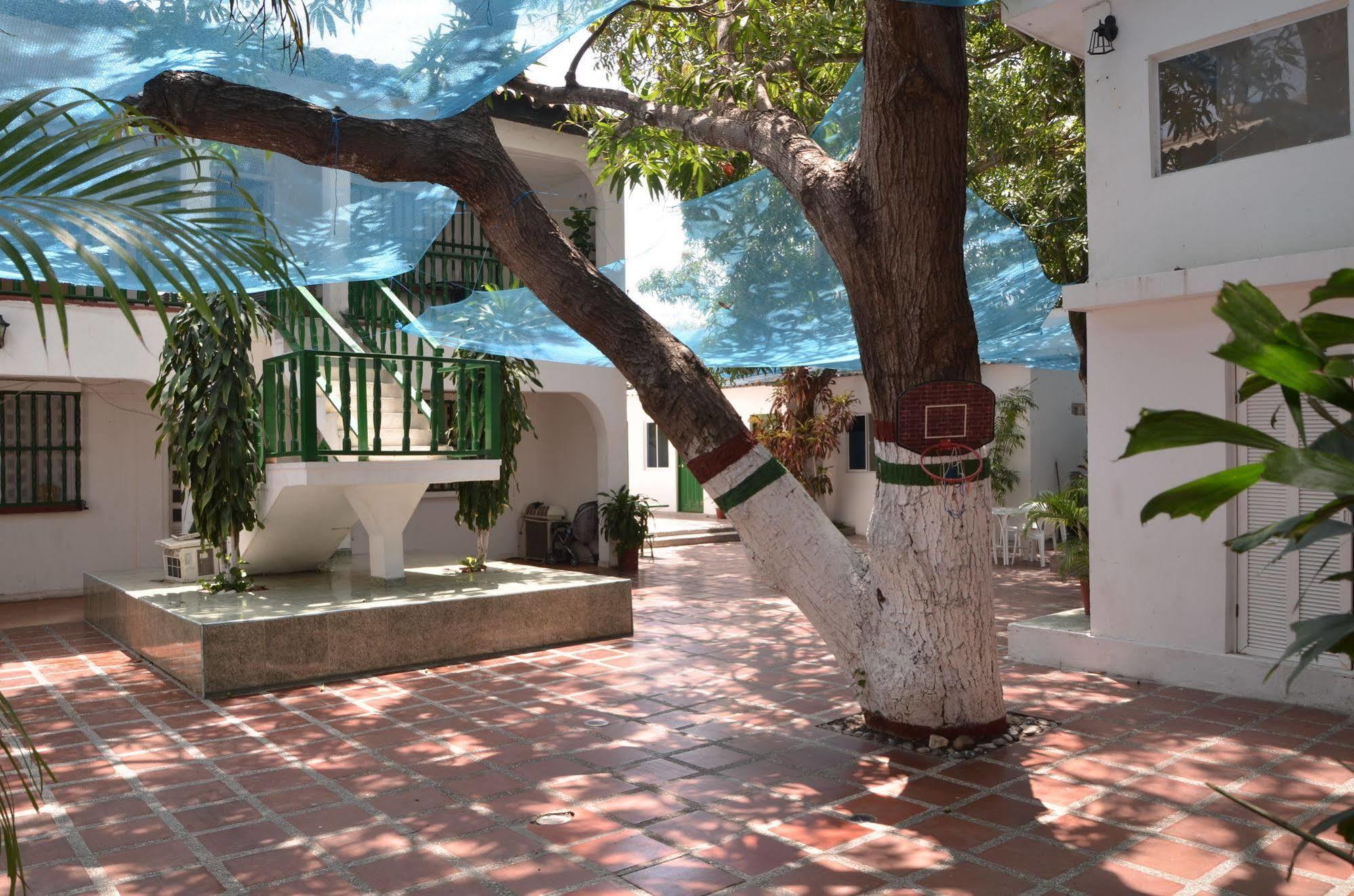 Hotel Vargas Airport Cartagena Dış mekan fotoğraf