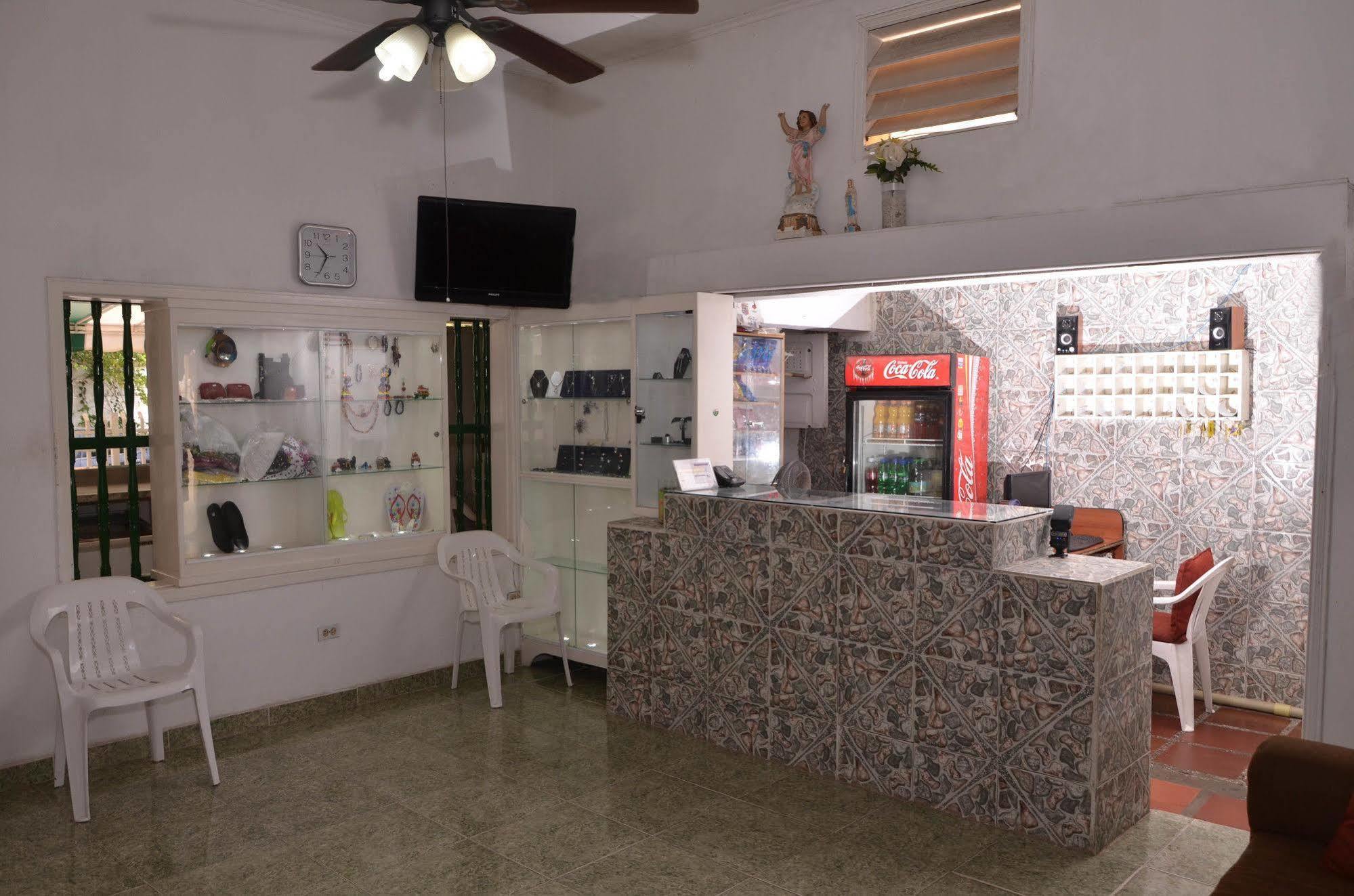 Hotel Vargas Airport Cartagena Dış mekan fotoğraf