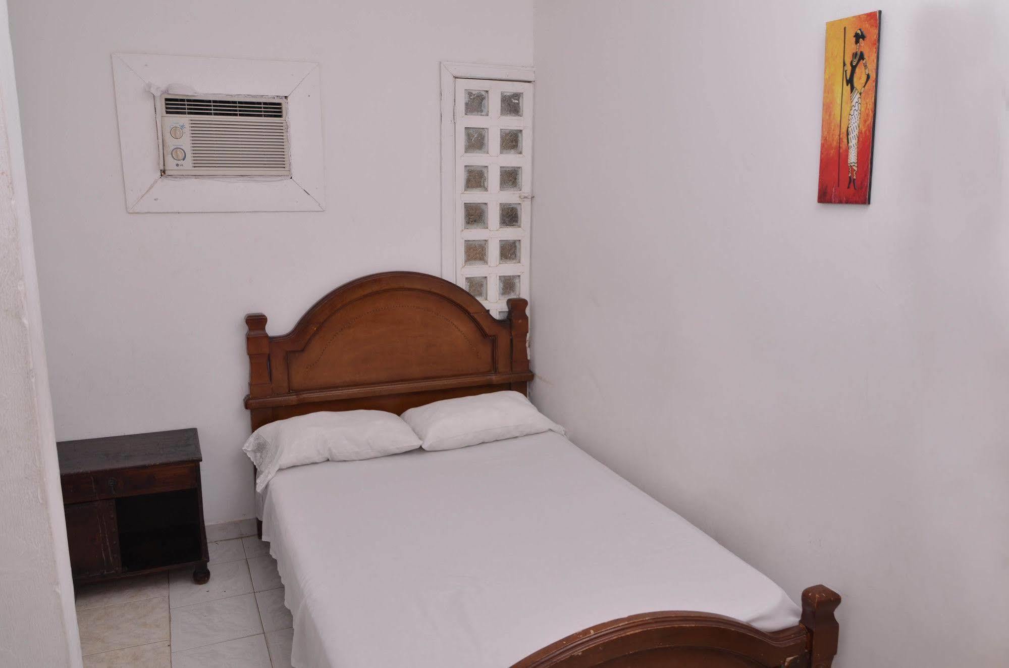 Hotel Vargas Airport Cartagena Dış mekan fotoğraf