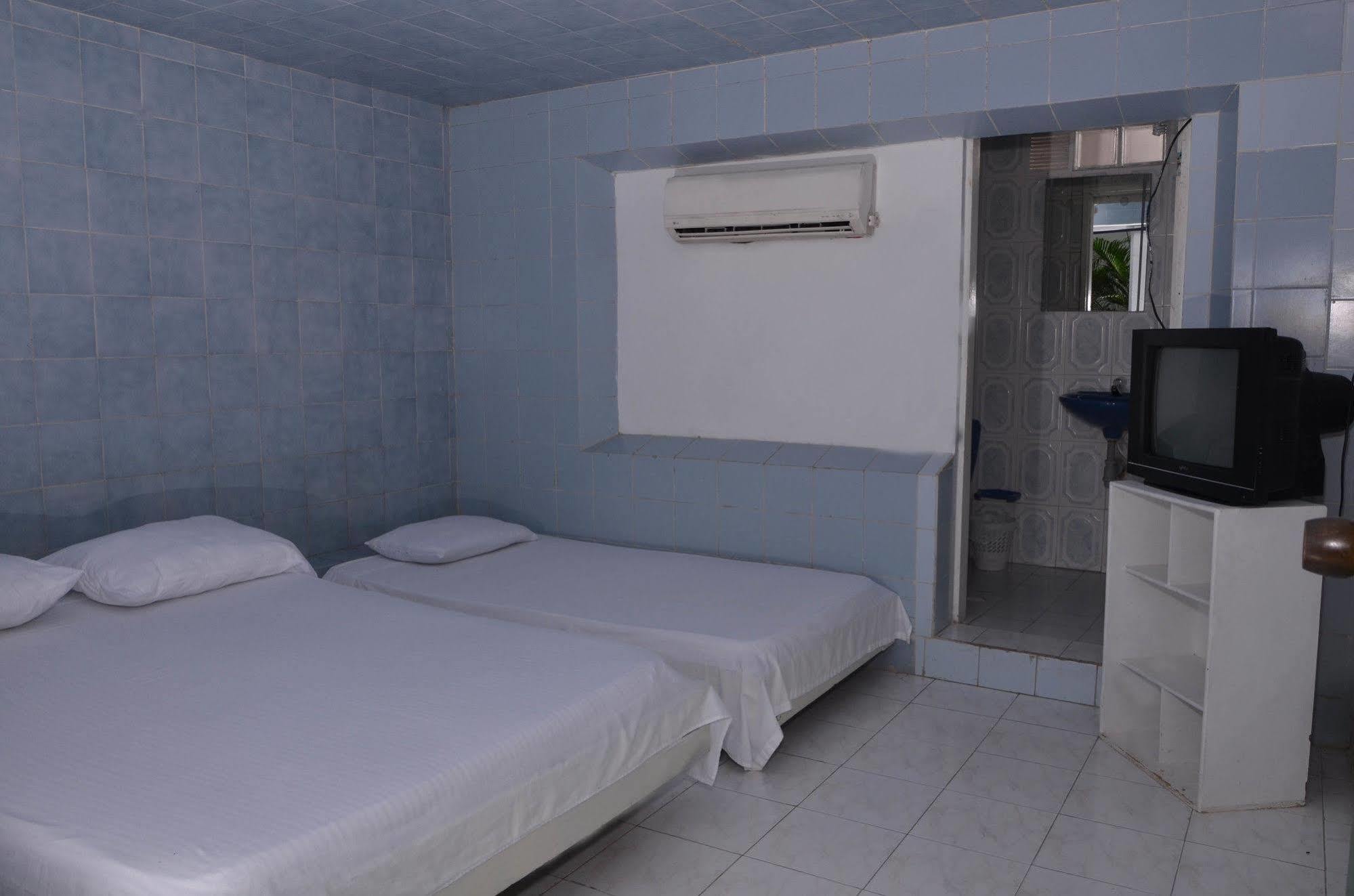 Hotel Vargas Airport Cartagena Dış mekan fotoğraf