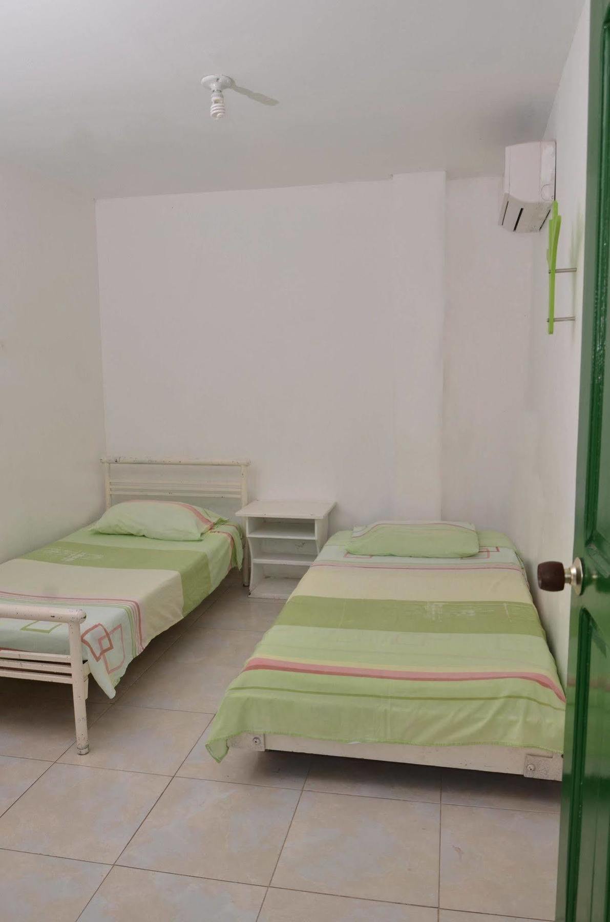 Hotel Vargas Airport Cartagena Dış mekan fotoğraf