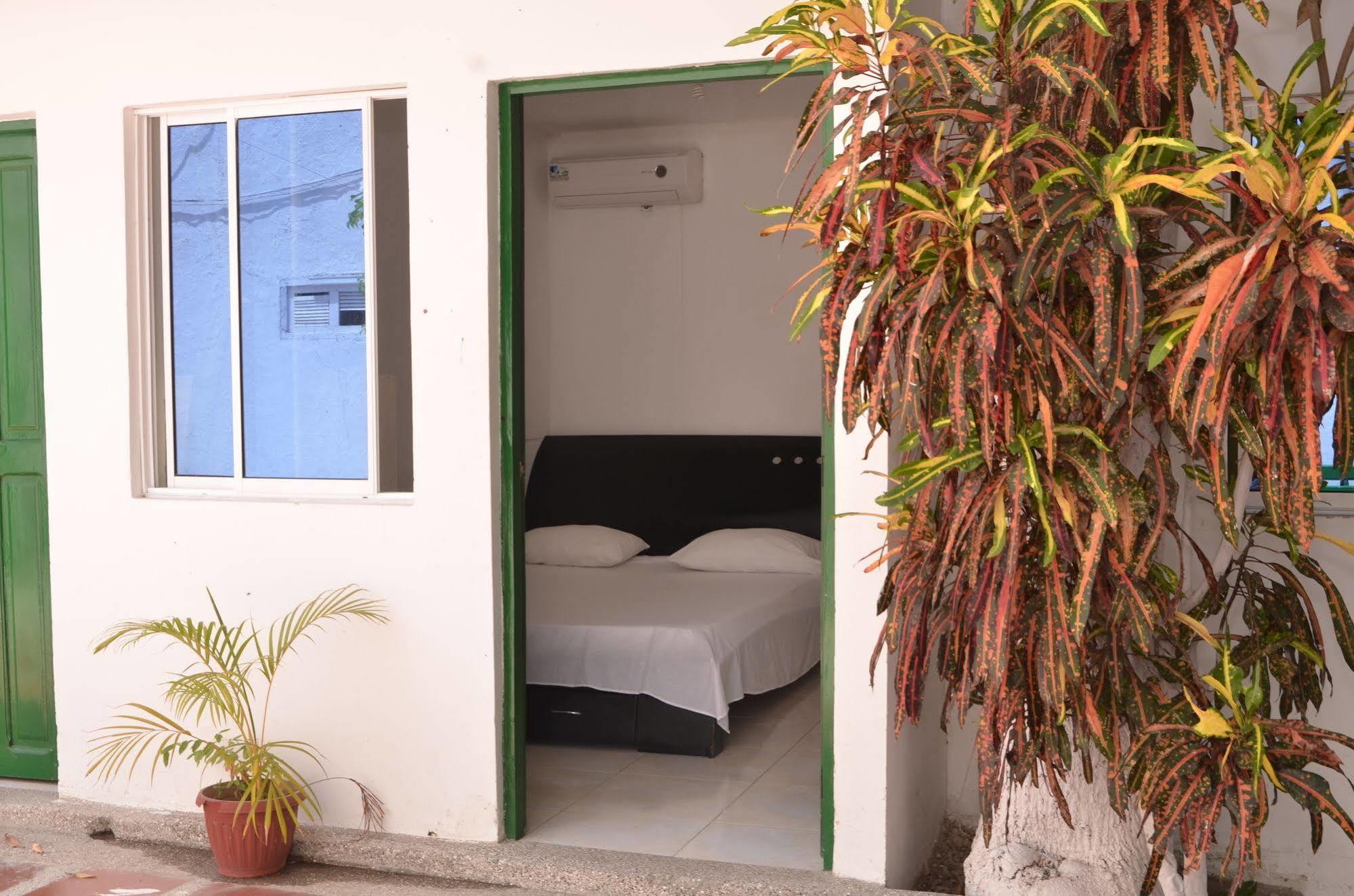 Hotel Vargas Airport Cartagena Dış mekan fotoğraf