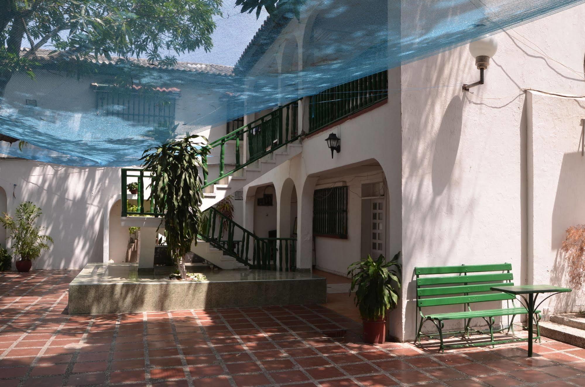 Hotel Vargas Airport Cartagena Dış mekan fotoğraf