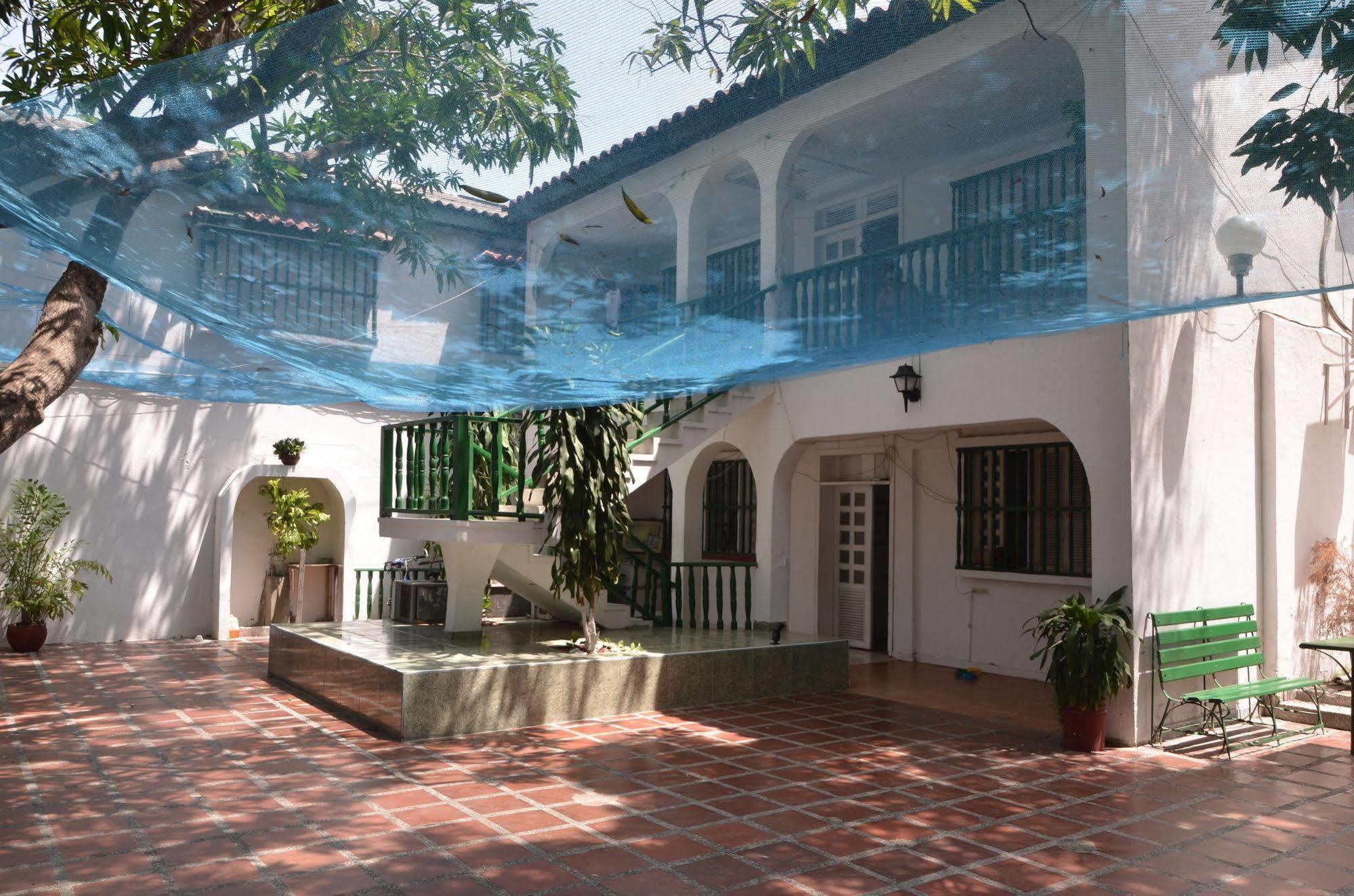 Hotel Vargas Airport Cartagena Dış mekan fotoğraf
