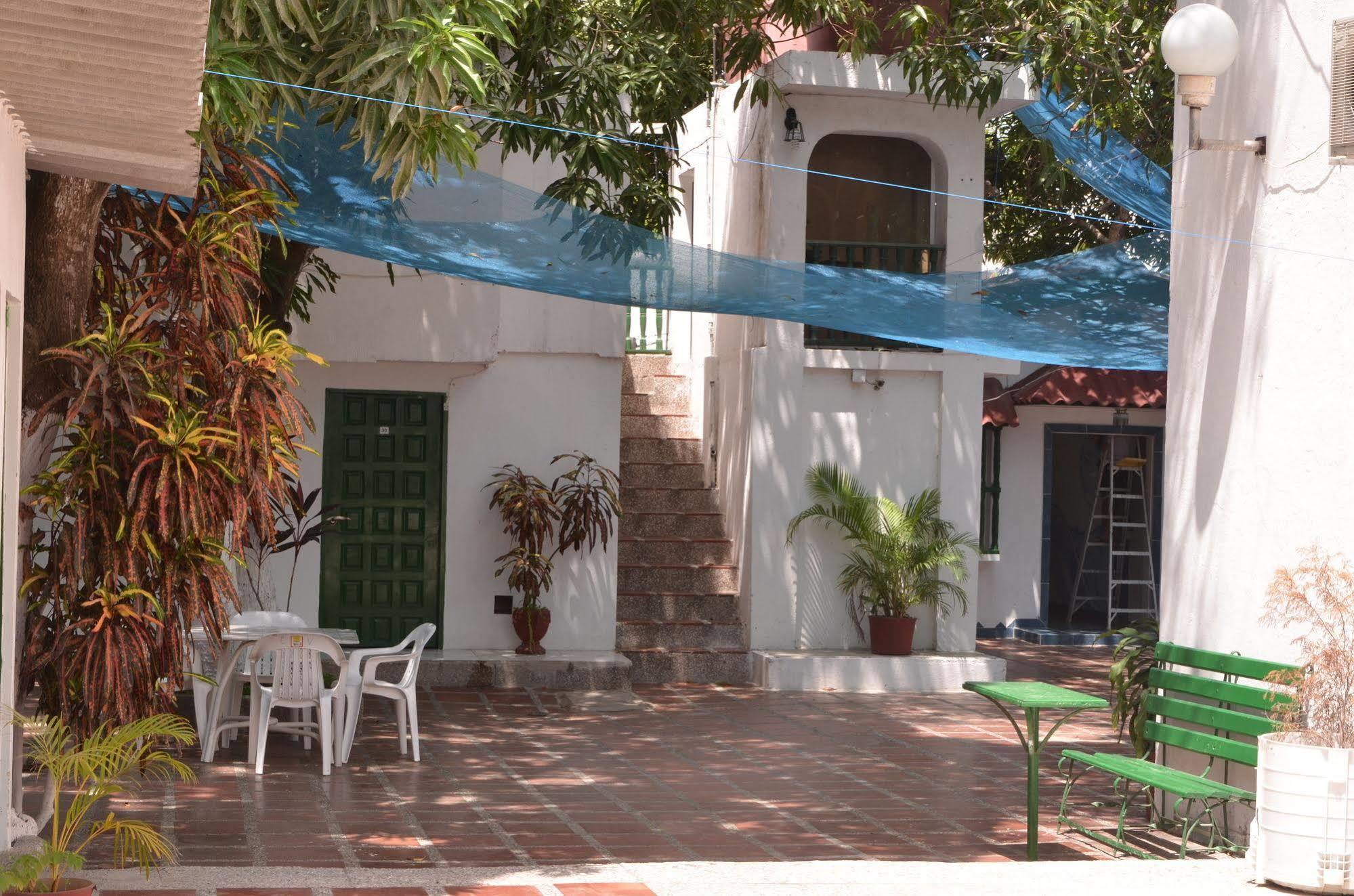 Hotel Vargas Airport Cartagena Dış mekan fotoğraf